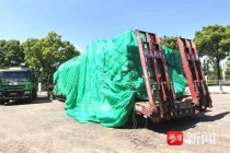 核定总重49吨，实际逾114吨，超载率高达134%，严重超限超载“百吨王”车辆被查！