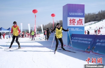 
                    宁夏泾源：冰雪赛事点燃冬日激情
               