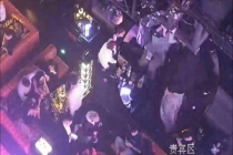 借酒吧搭讪“蹲点寻宝” 男子被抓获 骗取财物落网