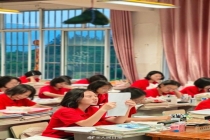 张桂梅连续16年送考 坚守一线护航高考
