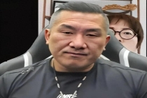 台网红“馆长”自曝遇人生最低潮，叹：难道要支持贪污才有钱赚？