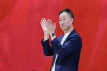 就打了1节！福建vs青岛出现球馆漏水比赛中断 刘维伟焦急催促 比赛恢复后火药味十足