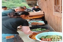 记者五进白水河村：运物资骡马队下岗 救援通道全面畅通