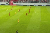 中国男足2-1新加坡 客场胜利延续不败纪录