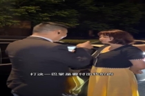 女乘客因殴打司机体力不支倒地 荒诞一幕引热议