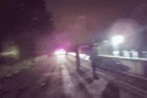 夫妻赶海妻子失联 民警在涨潮前找到 夜幕下紧急救援