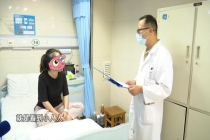 女子吃见手青中毒 开车百米连撞2车 误食毒蘑菇致幻驾车出事
