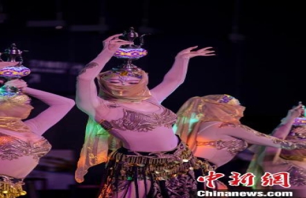 粤博上演夜间艺术沙龙 再现敦煌文化魅力
粤博上演夜间艺术沙龙 再现敦煌文化魅力
