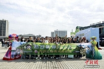 2000余名香港游客乘专列赴桂林踏春 体验山水与慢生活